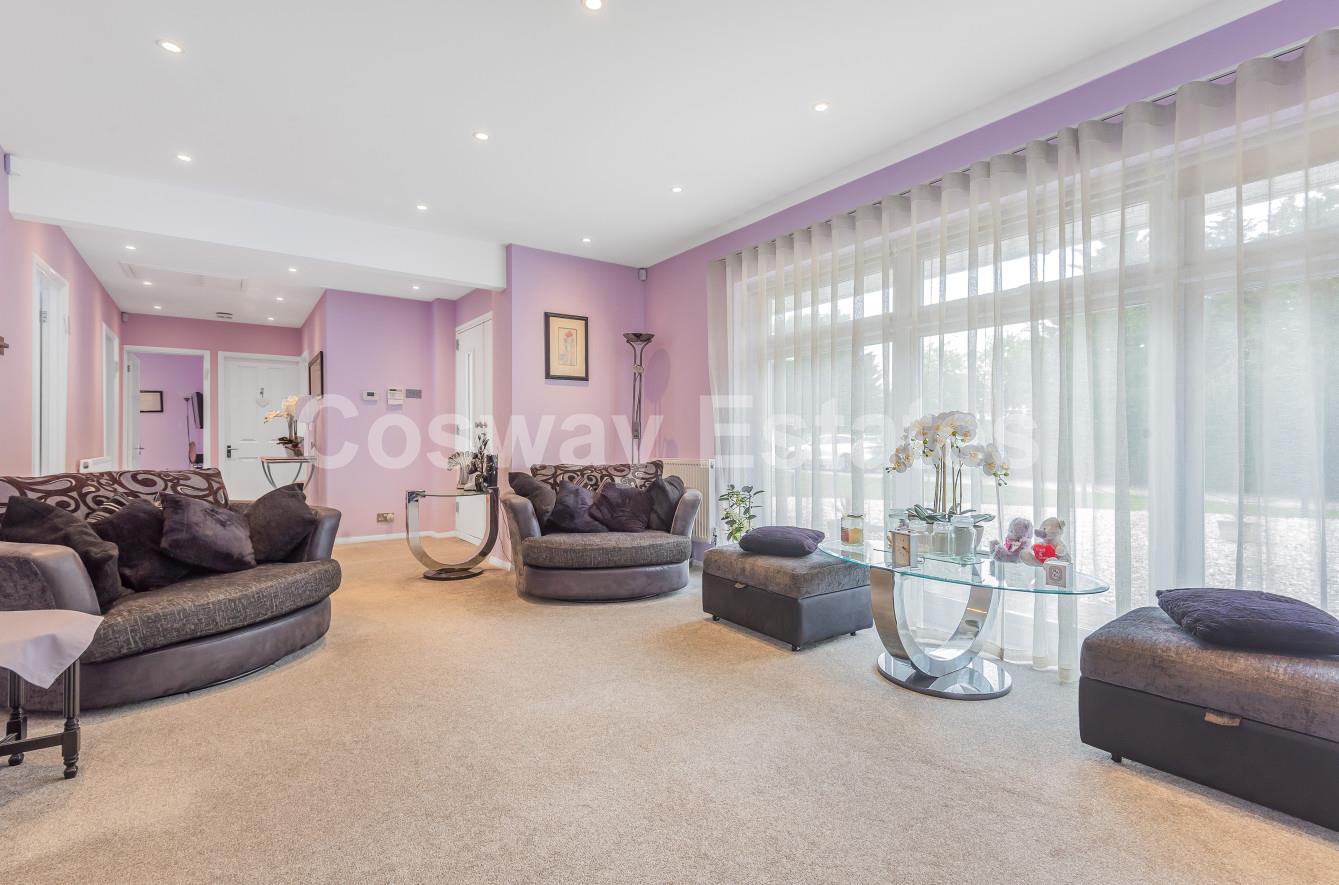 Maxwelton Close, Mill Hill